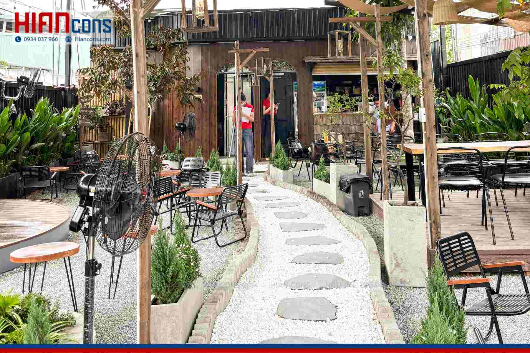 Thi công quán cafe B00M Coffee trọn gói